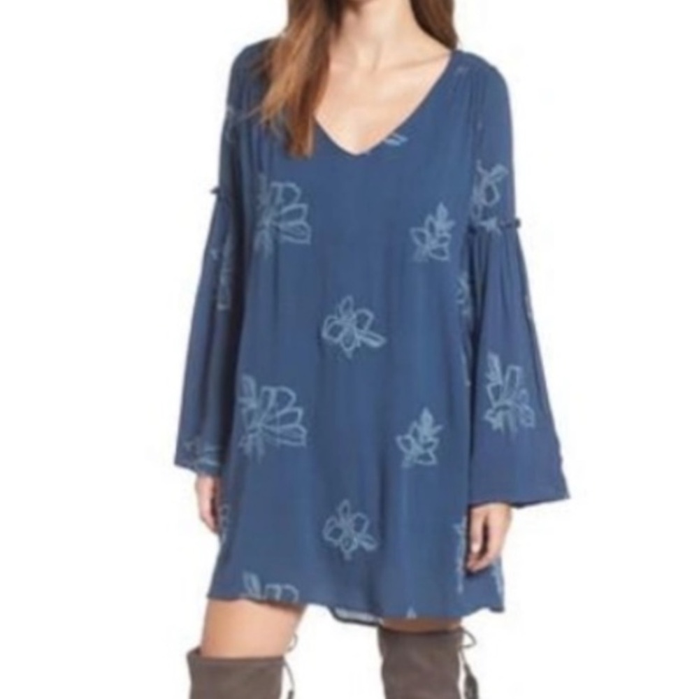 Lost + wander embroidered swing bell sleeved dress